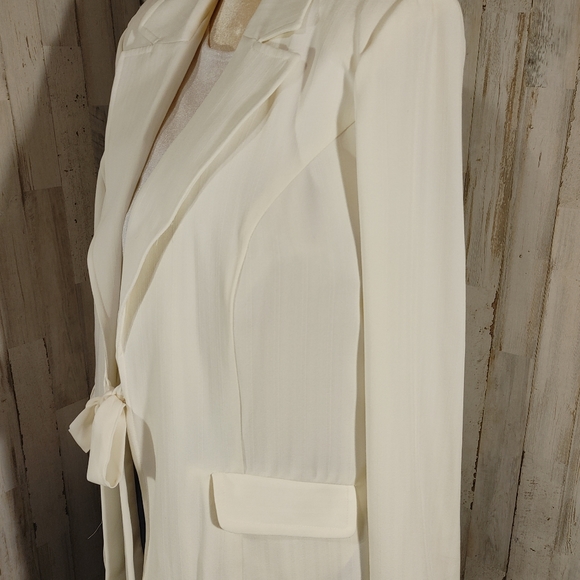 White open tie front long sleeve jacket sz 26 - Picture 2 of 9